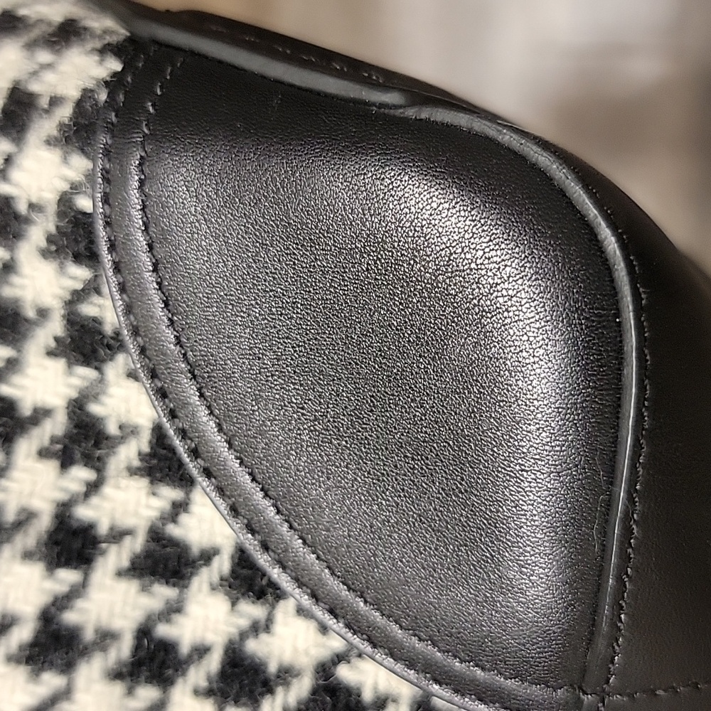 Vintage Coach Black Houndstooth Print Shoulder Bag With Matching Pouch - Picture 13 of 15